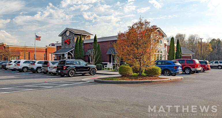 More Photos Of 9801 Independence Pointe Pky, Matthews Restaurant For Sale