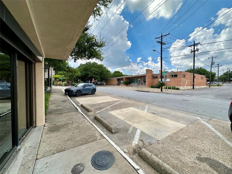 Primary Photo Of 6326 Prospect Ave, Dallas Freestanding For Lease