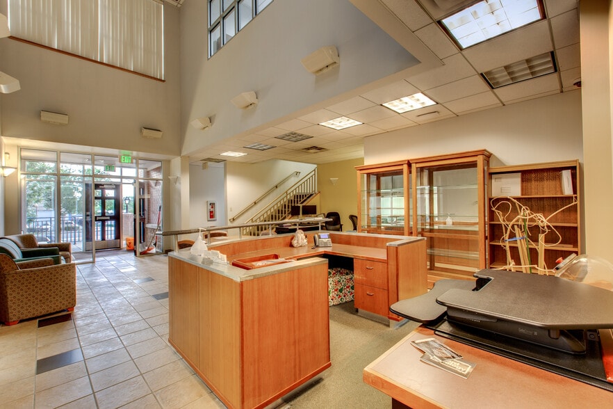 More Photos Of 5878 S Rapp St, Littleton Office For Lease