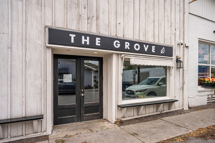 More Photos Of 33 Elm St, East Aurora Restaurant For Sale