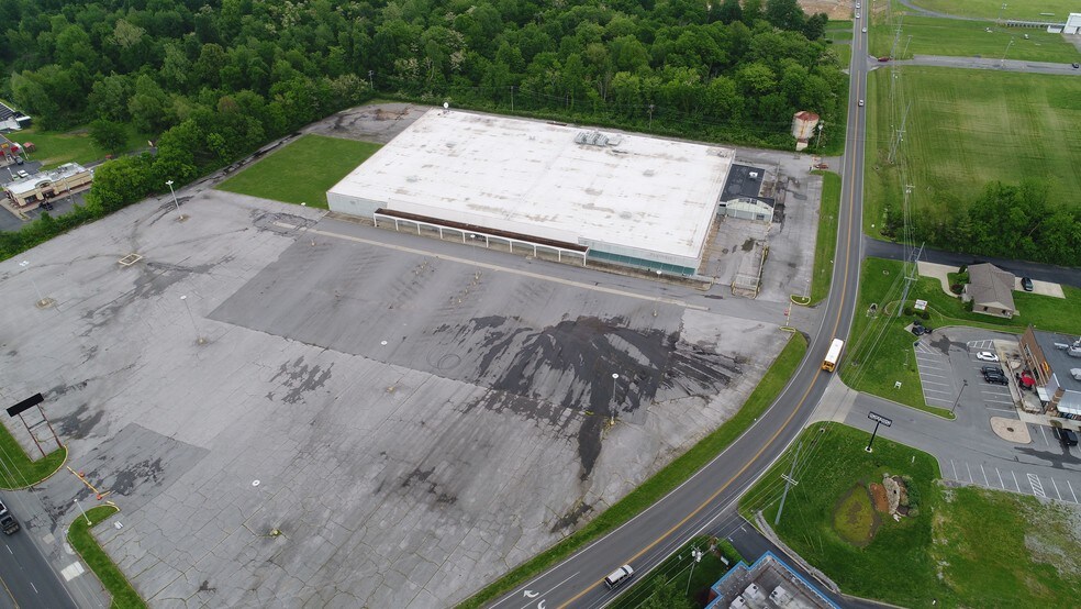 More Photos Of 2440 Lone Oak Rd, Paducah Freestanding For Sale