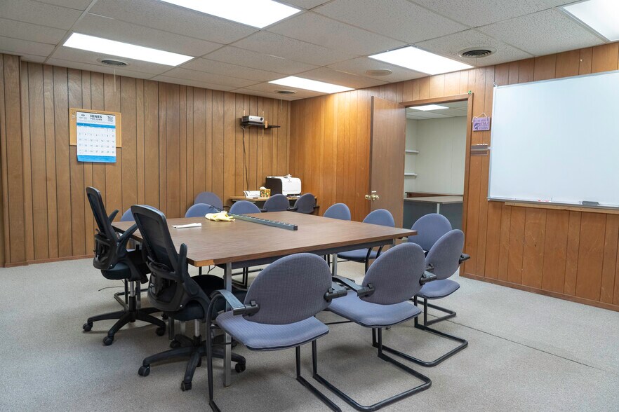 More Photos Of 300 Lake Air dr, Waco Office For Sale