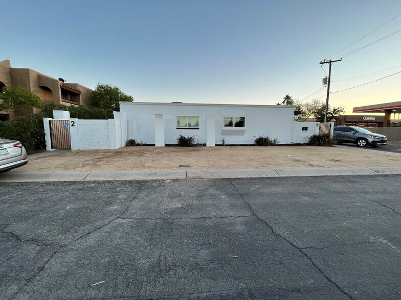More Photos Of 2201 E Cactus Rd, Phoenix Apartments For Sale