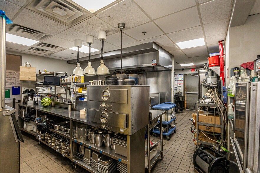 More Photos Of 1309 Junction Dr, Laredo Restaurant For Sale