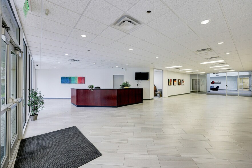 More Photos Of 7000 Hollister St, Houston Office For Sale