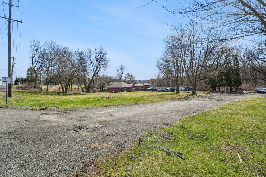 More Photos Of 1481 US Highway 22 E, Annandale Flex For Sale