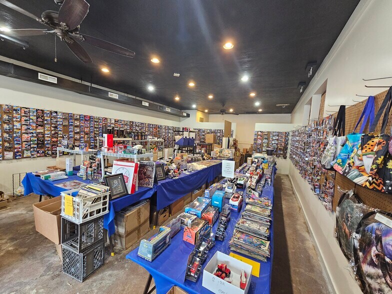 More Photos Of 106 S Main St, Kirklin Storefront For Lease