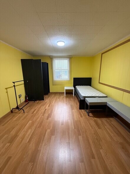 More Photos Of 838 Niagara Falls Blvd, Buffalo Convenience Store For Sale