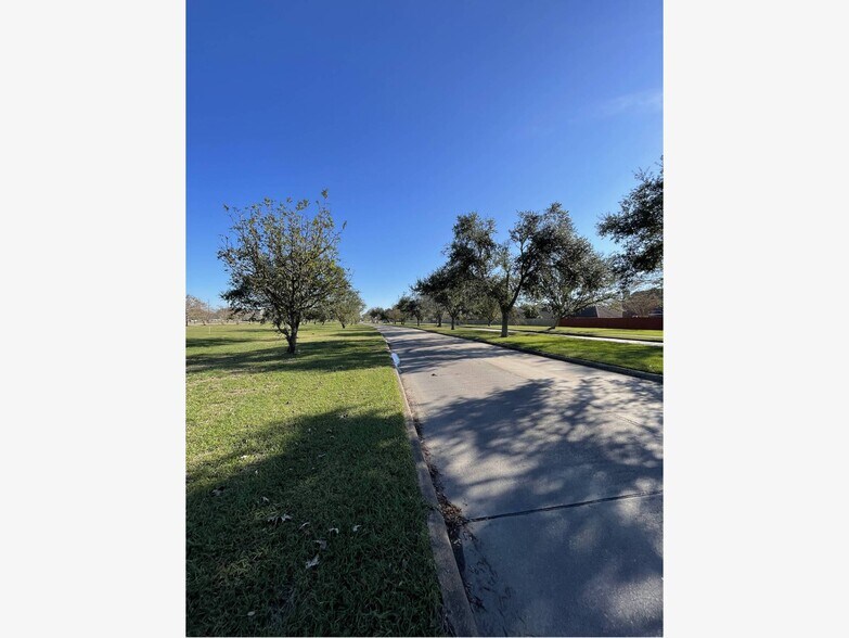 More Photos Of Lake Rd, Lake Jackson Land For Sale