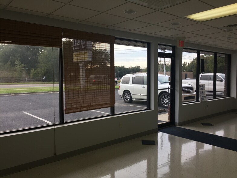 More Photos Of 6900 Pine Forest Rd, Pensacola Warehouse For Lease