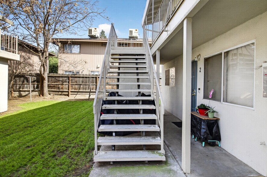 More Photos Of 1976 Edwards Ave, Merced Apartments For Sale