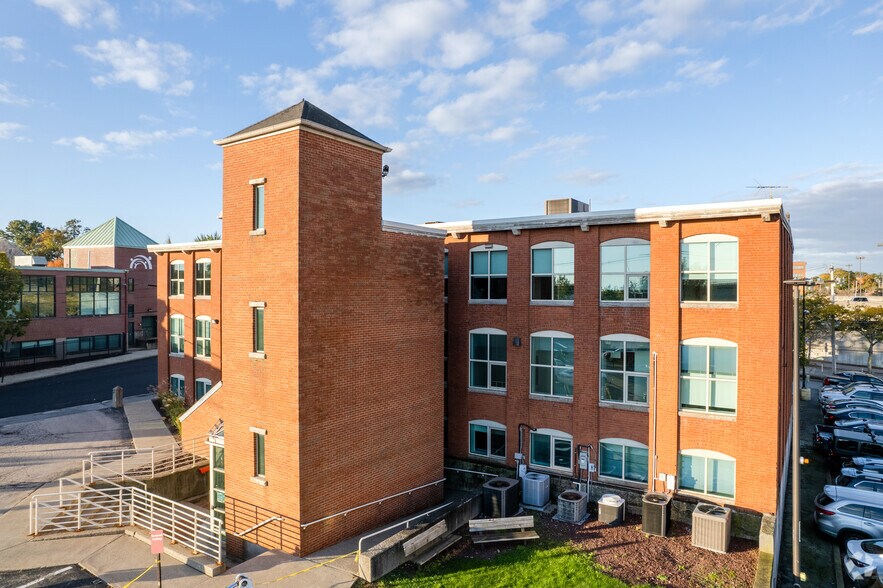 More Photos Of 45 Willard Ave, Providence Medical For Sale