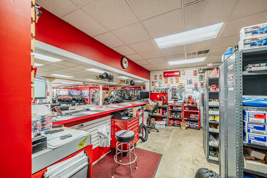 More Photos Of 1014 W Main St, Princeton Freestanding For Sale
