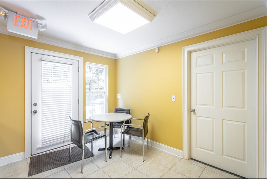 More Photos Of 7374 Applegate Ln, Chattanooga Office For Sale