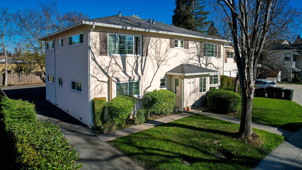More Photos Of 2735 Byron St, Palo Alto Multifamily For Sale