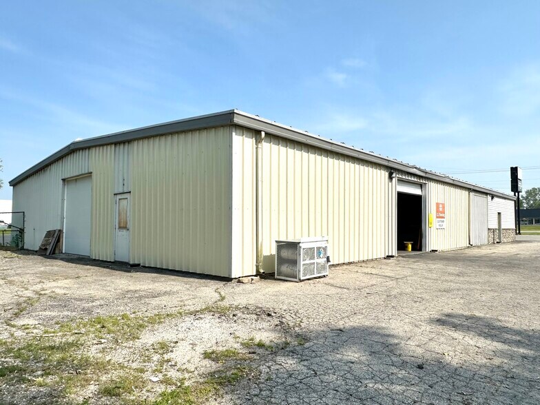 More Photos Of 1140 West 81st Ave, Merrillville Showroom For Sale