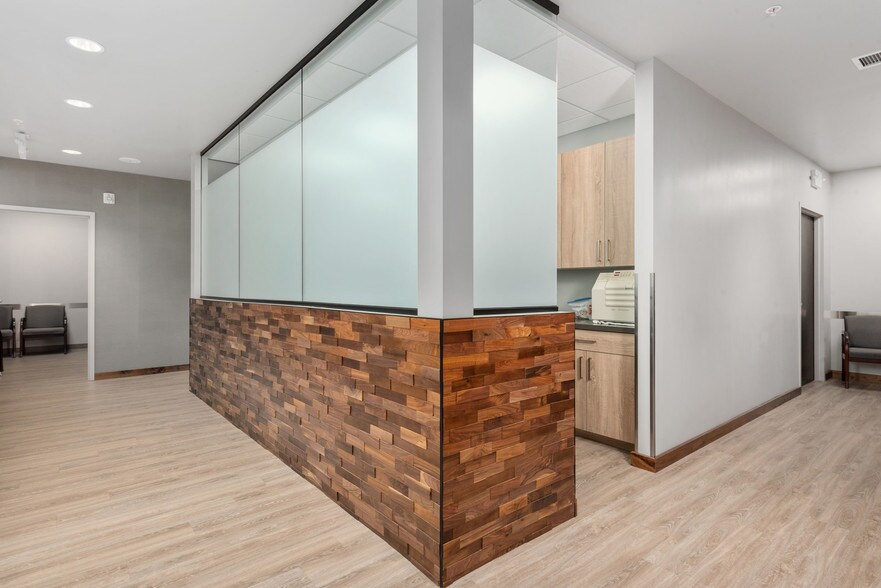 More Photos Of 5343 S Woodrow St, Murray Medical For Lease