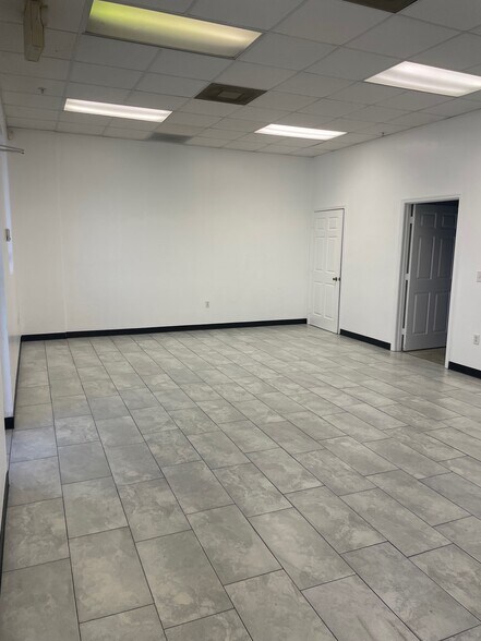 More Photos Of 28771 S Diesel Dr, Bonita Springs Warehouse For Lease