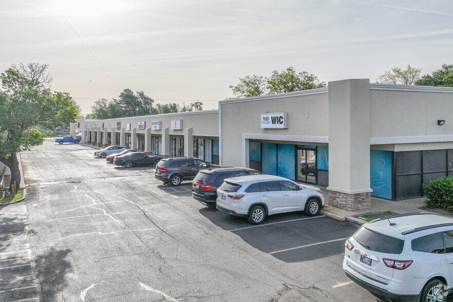 More Photos Of 9902-9912 E 21st St, Tulsa Unknown For Lease