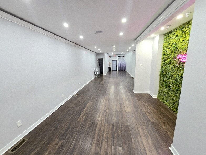 More Photos Of 4087 1/2 Lancaster Ave, Philadelphia Storefront Retail Residential For Lease