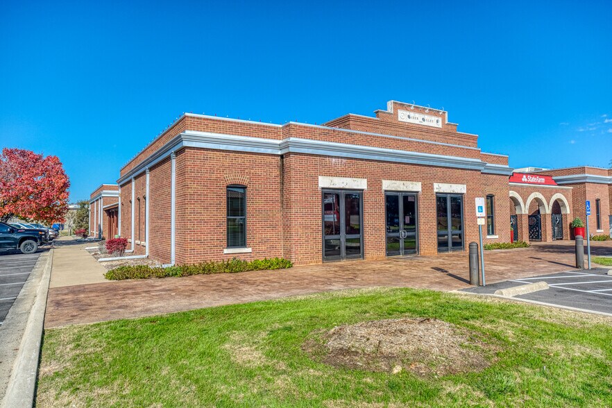 More Photos Of 1916 Martin Dr, Weatherford Office For Lease