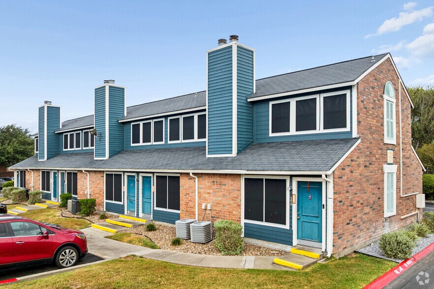 More Photos Of 6947 Everhart Rd, Corpus Christi Apartments For Sale