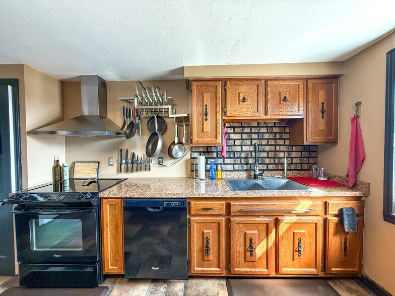 More Photos Of 13080 US 422, Kittanning Storefront Retail Residential For Sale