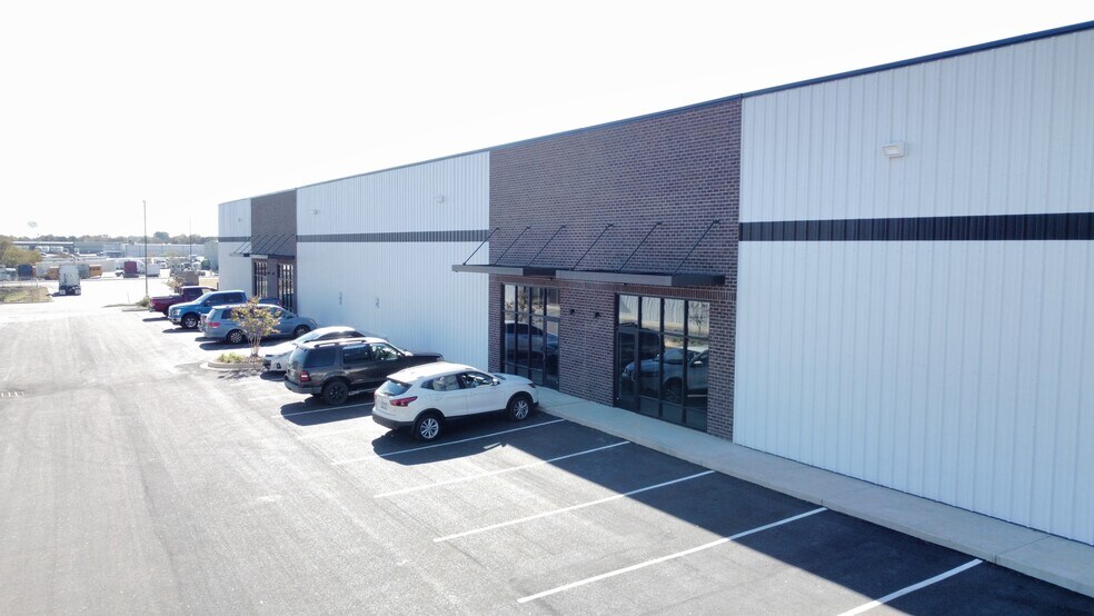 More Photos Of 252 Plemmons Rd, Duncan Unknown For Lease