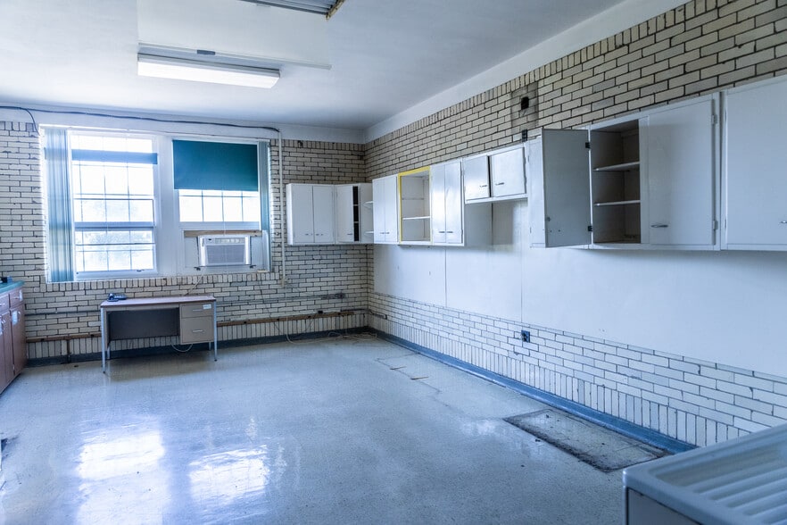 More Photos Of 3500 W National Rd, Springfield Schools For Sale