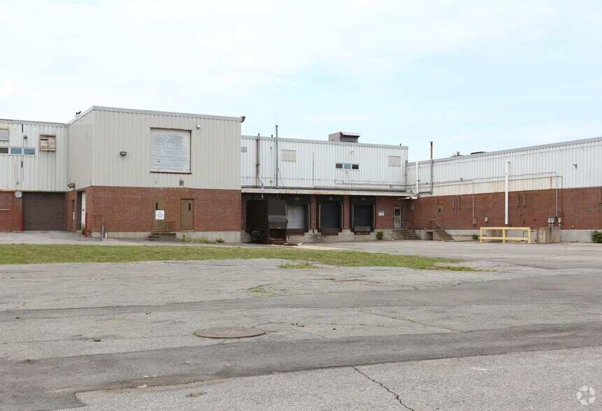 More Photos Of 40 Fordham Rd, Wilmington Warehouse For Lease