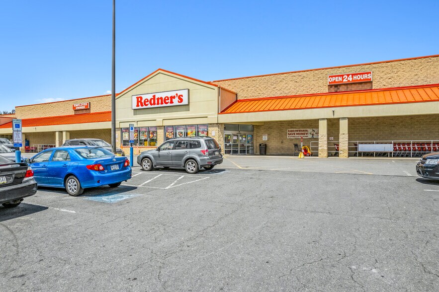 More Photos Of 12 Gold Star Plz, Shenandoah Unknown For Lease