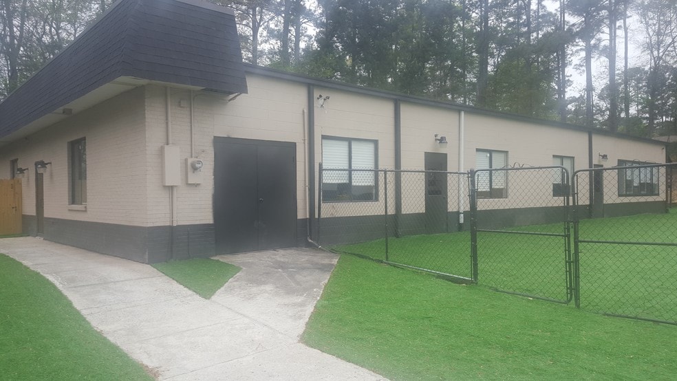 More Photos Of 2755 Flat Shoals Rd, College Park Daycare Center For Sale