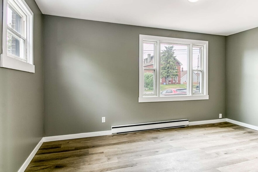 More Photos Of 22 Whittaker St, Sudbury Multifamily For Sale