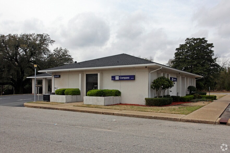 More Photos Of 4823 Overlook Rd, Mobile General Retail For Sale