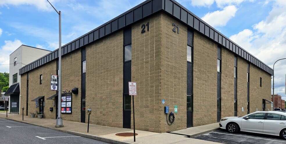 Primary Photo Of 21 S Brown St, Lewistown Office For Lease
