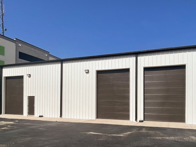 More Photos Of 208 14th St N, Saint Petersburg Warehouse For Lease