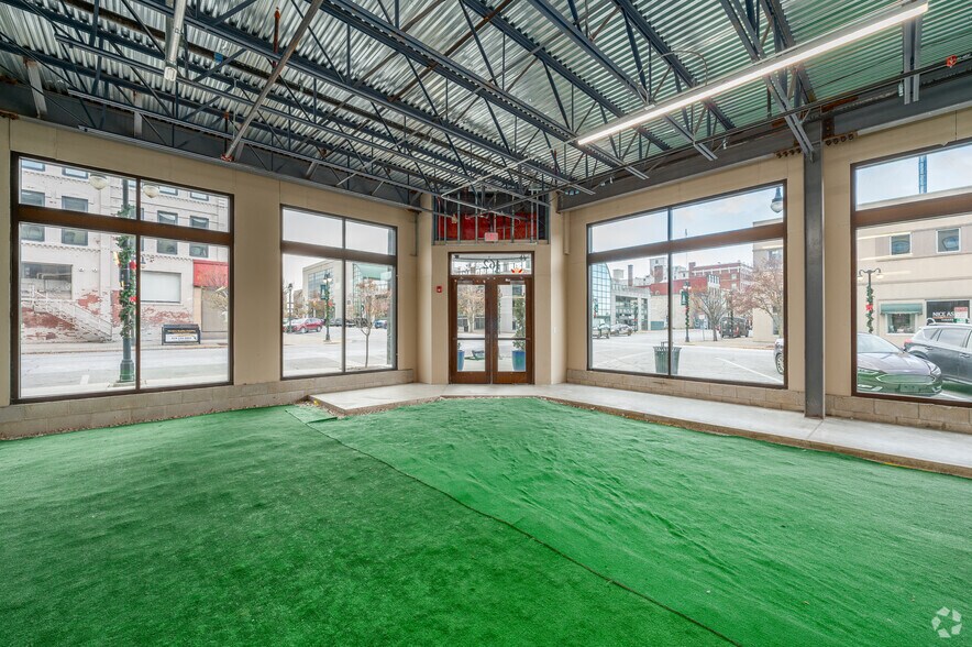 More Photos Of 156 Columbus Ave, Sandusky Office For Lease