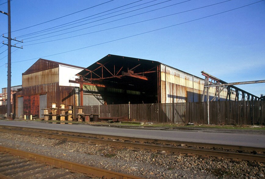 Primary Photo Of 2901-2937 Utah Ave S, Seattle Manufacturing For Sale