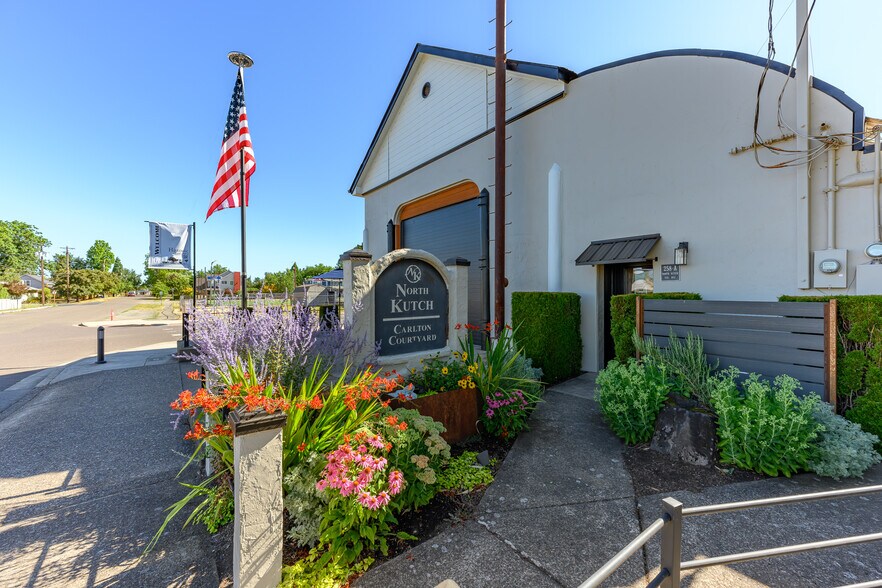 More Photos Of 258 N Kutch St, Carlton Storefront For Lease