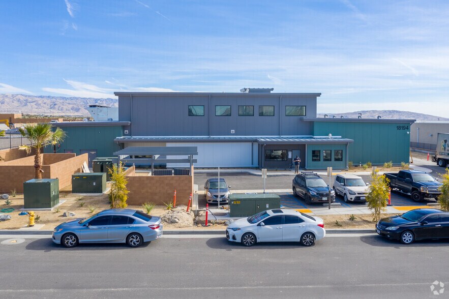 More Photos Of 18194 Blue Dream Crossing, Desert Hot Springs Manufacturing For Sale