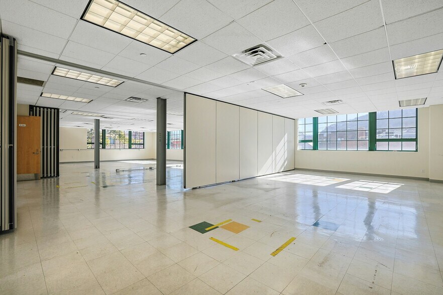 More Photos Of 31 W Broad St, Haverstraw Office For Lease