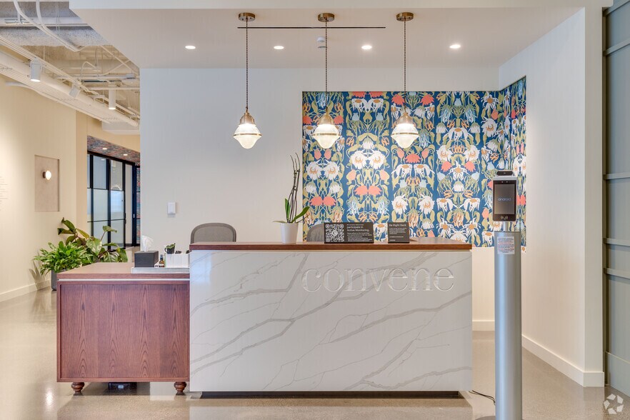 More Photos Of 333 N Green St, Chicago Office For Lease