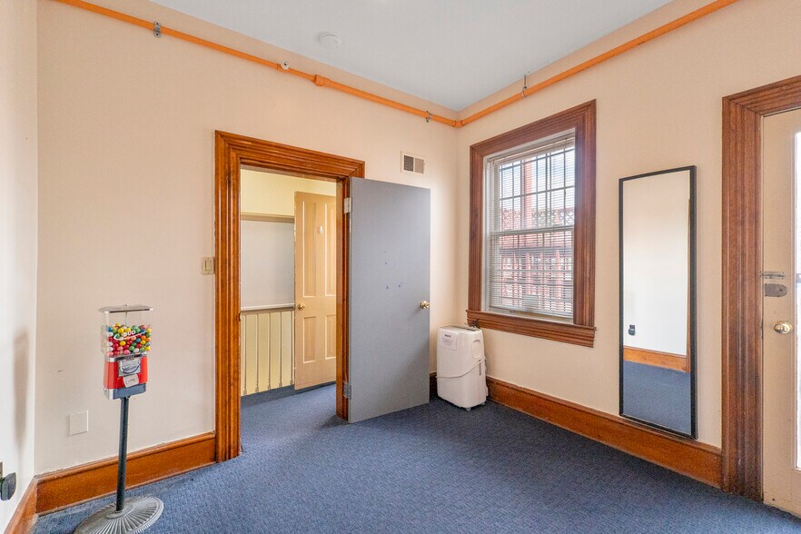 More Photos Of 1010 Pennsylvania Ave SE, Washington Hospitality For Sale