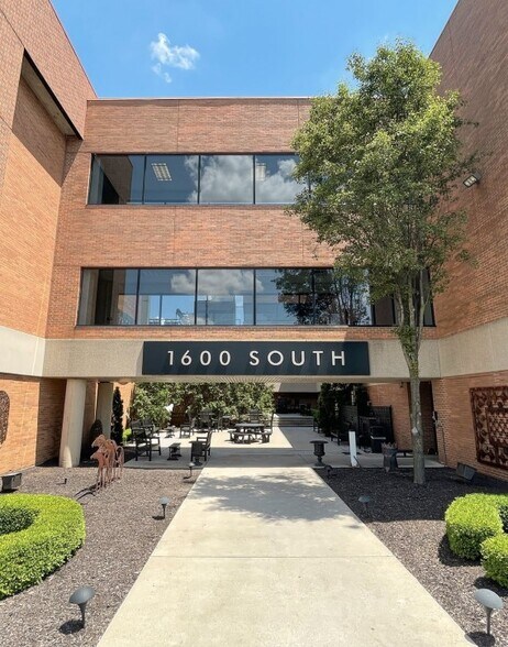 Primary Photo Of 1600 Dublin Rd, Columbus Office For Sale