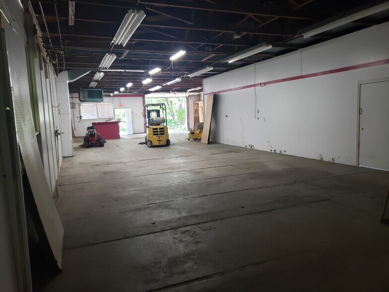 More Photos Of 348 Hokum Rock Rd, South Dennis Warehouse For Sale