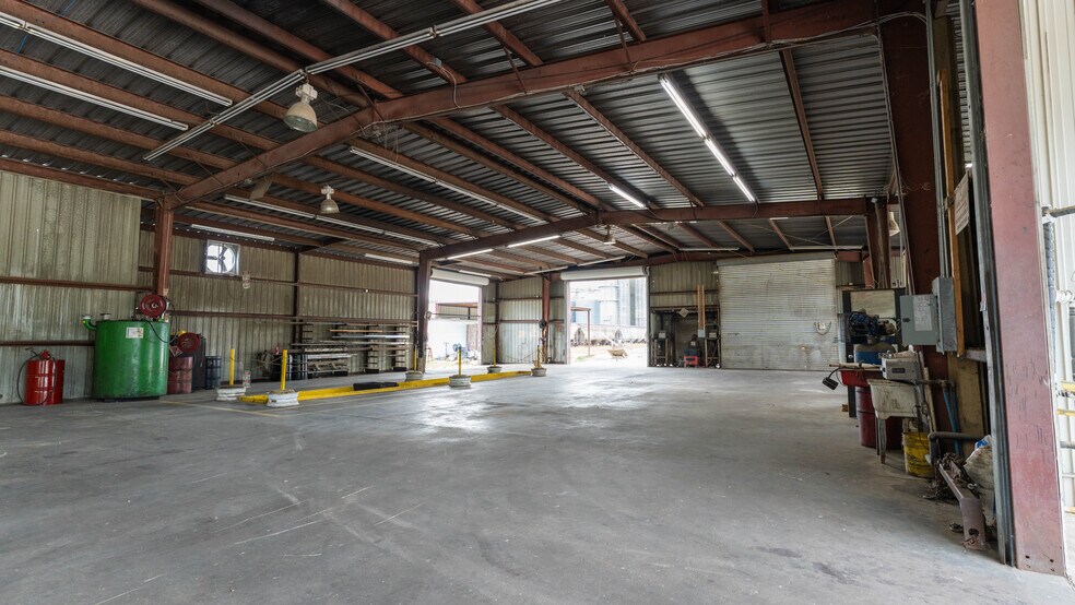 More Photos Of 565 Thomas St, Camilla Industrial For Sale