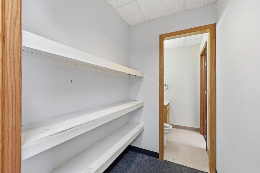 More Photos Of 1221 S Trimble Rd, Mansfield Office For Lease