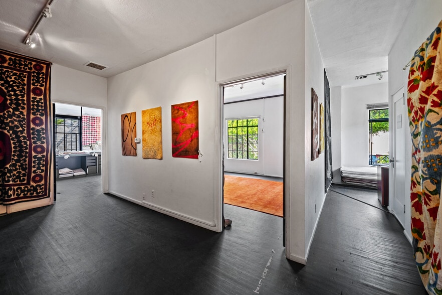 More Photos Of 666 N Robertson Blvd, West Hollywood Loft Creative Space For Sale
