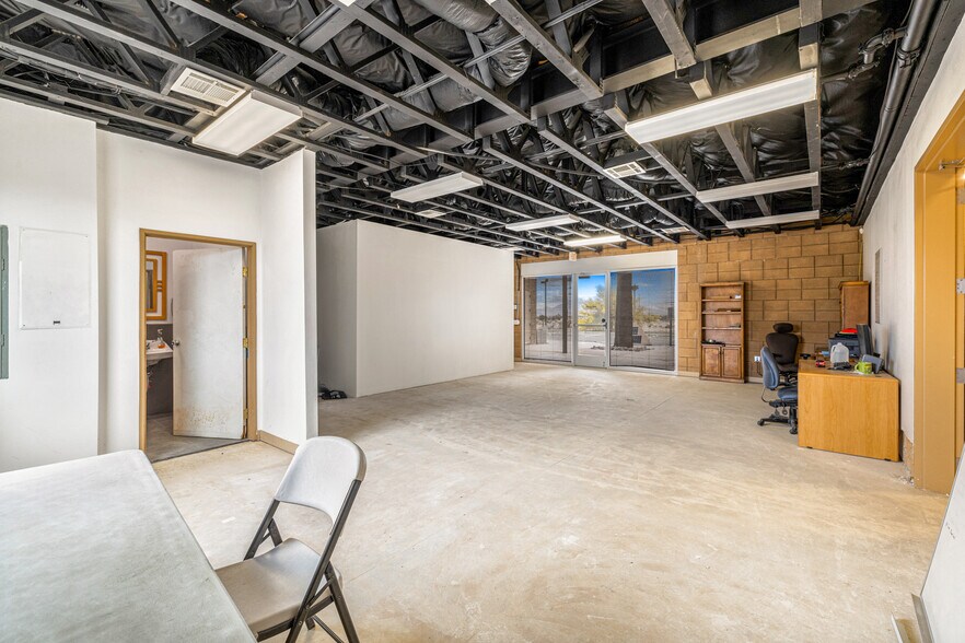 More Photos Of 3301 Micro Pl, Palm Springs Manufacturing For Lease