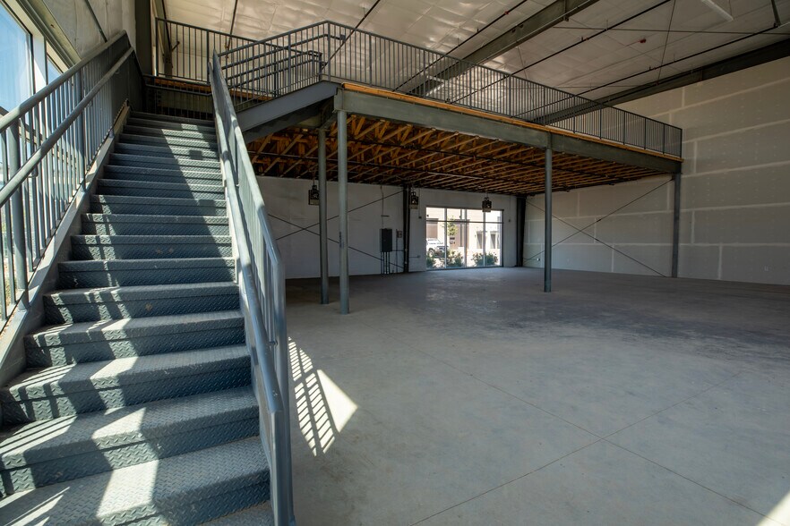 More Photos Of 13853 E Briarwood Ave, Centennial Light Distribution For Sale